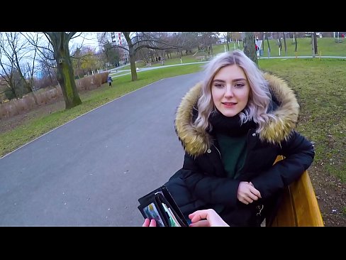 ❤️ Gleypir heitt ásamt ókunnugra fyrir peninga - blástur í garðinum eftir Evu Elfie ☑ Ofsagt kynlíf hjá okkur ☑